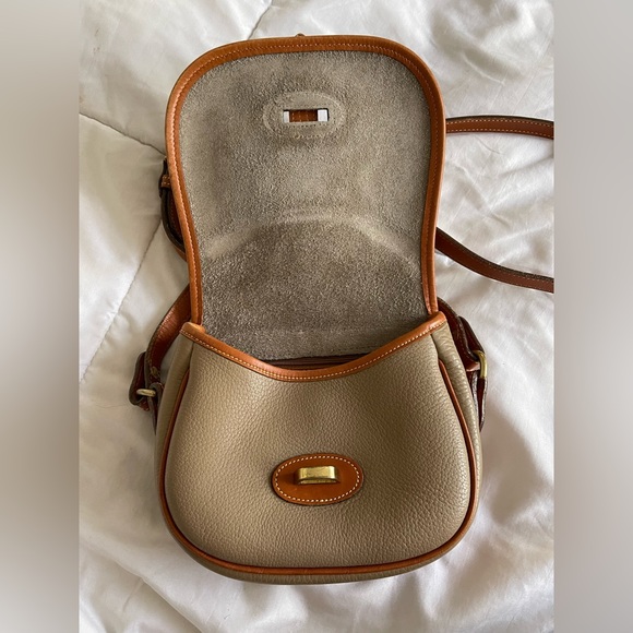 EUC Vintage Dooney & Bourke arrow head crossbody bag - Picture 5 of 12